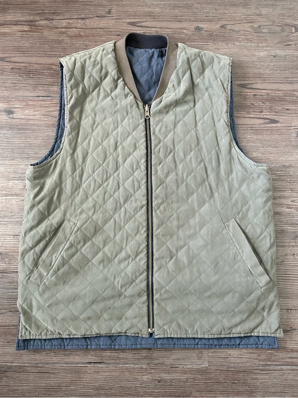 ORVIS BLUE AND GREEN SUEDE REVERISBLE QUILTED FULL ZIP VEST MENS MEDIUM